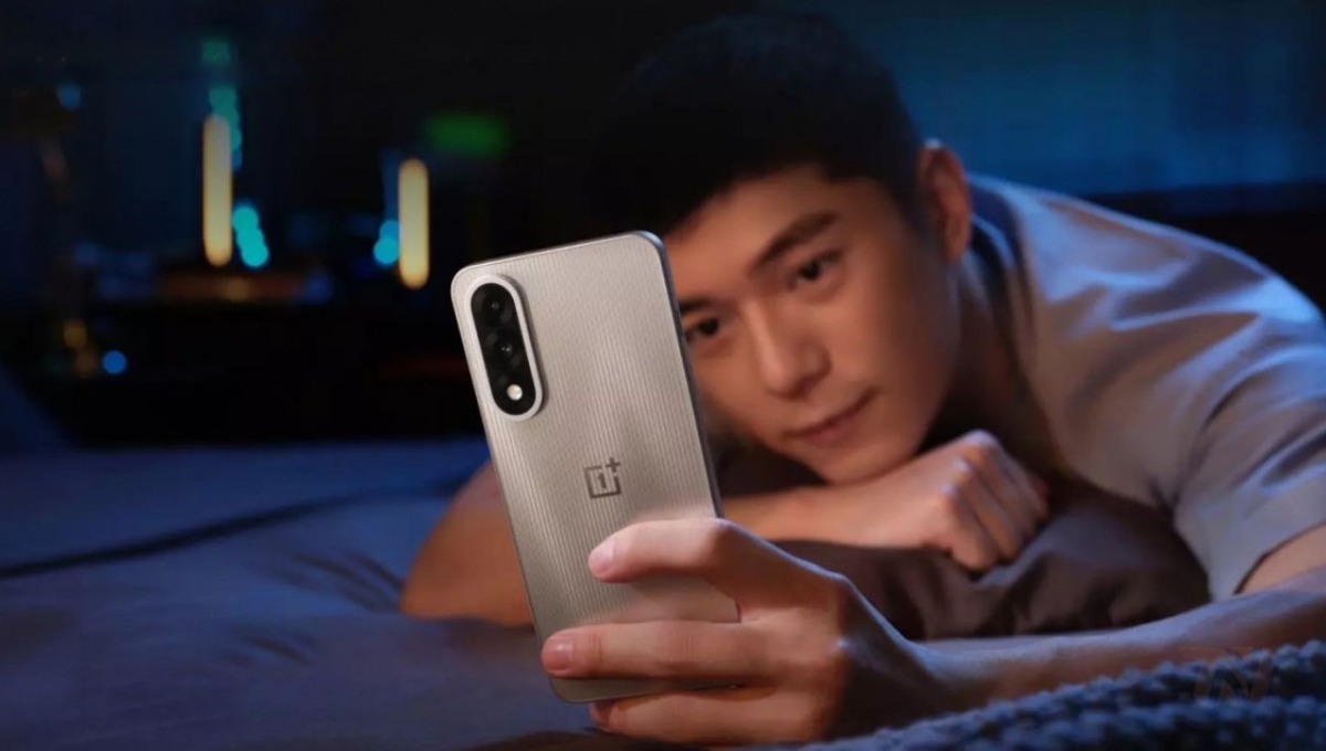 OnePlus Ace 5 Ultra under ₹30,000: Powerful phone with 6700mAh battery, 100W charging and 50MP camera