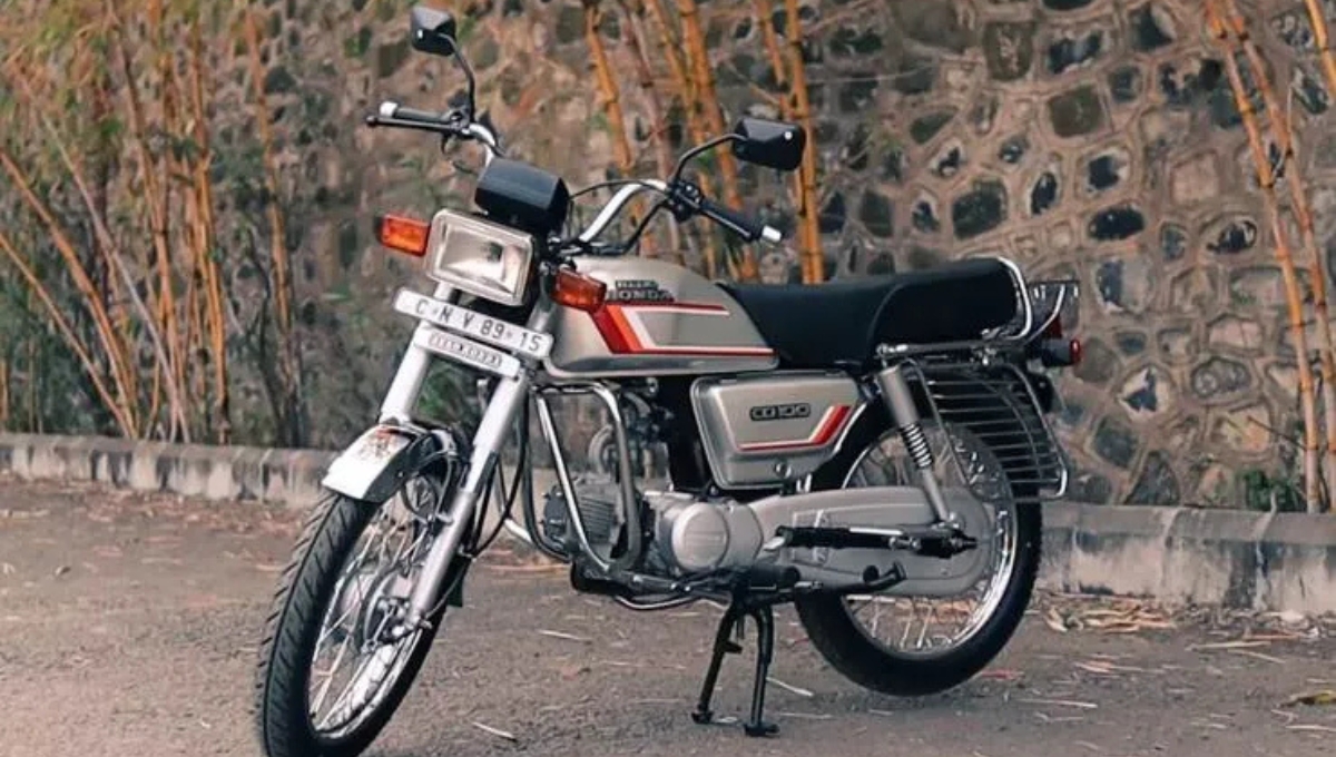 Hero Honda CD 100 2025: India Legendary Bike Returns with 90 kmpl Mileage and Price Starting at Rs 65,000