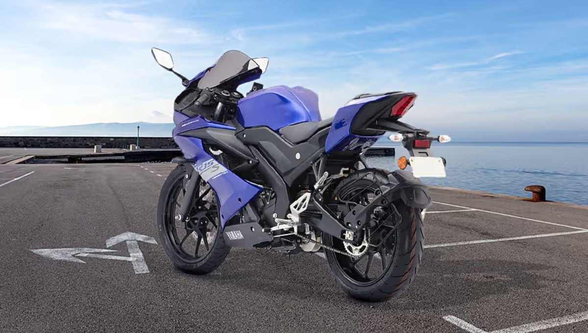 Yamaha R15S: Perfect Blend of Speed, Style And 40 kmpl Mileage at Rs 1.65 Lakh