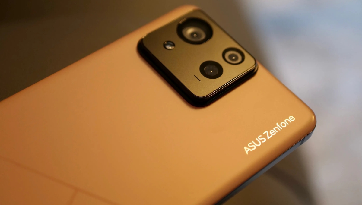 Asus Zenfone 11 Ultra for ₹1.25 lakh: Blasts with 8K camera, 144Hz display and Snapdragon 8 Gen 3