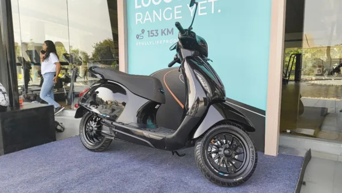 Bajaj Chetak 3001 EV: 251km Range, 100km/h Speed, All This at Just Rs 32,000
