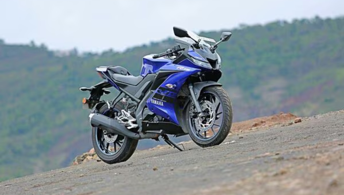 Yamaha R15S: Perfect Blend of Speed, Style And 40 kmpl Mileage at Rs 1.65 Lakh