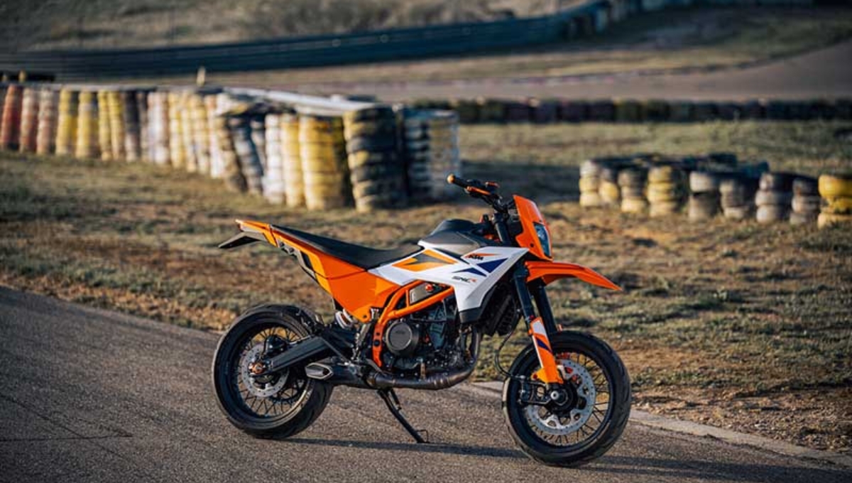 KTM 390 SMC R: Conquer Every Terrain with 29.41 kmpl Mileage and Thrilling Power