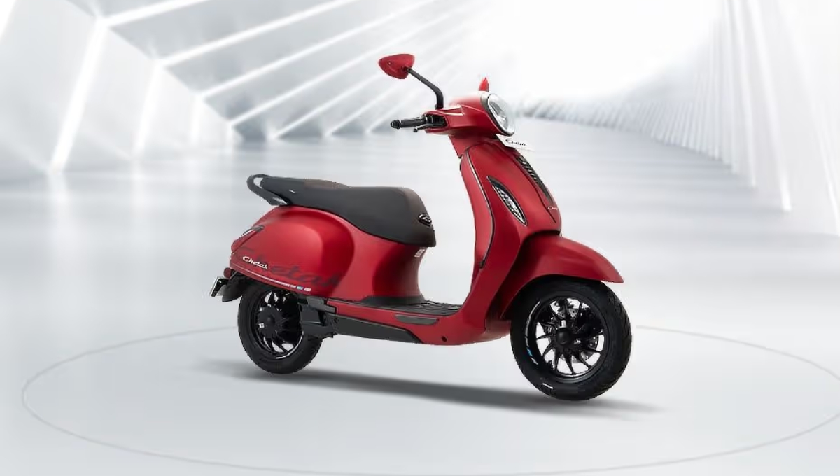Bajaj Chetak 3001 EV: 251km Range, 100km/h Speed, All This at Just Rs 32,000