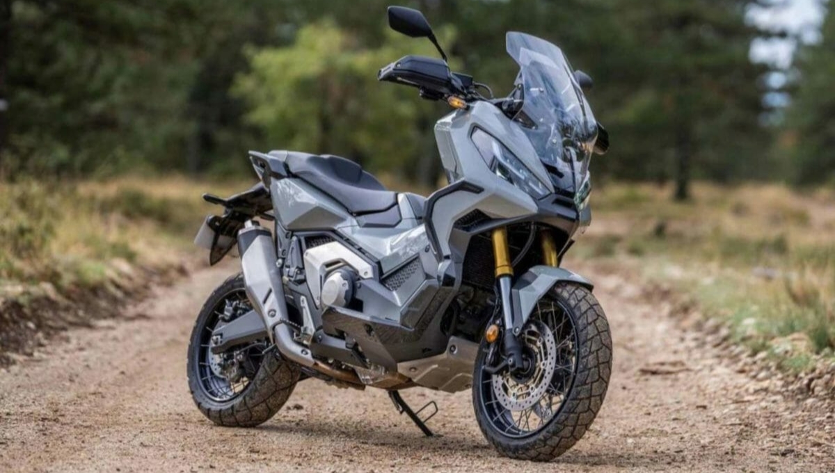 Honda X-ADV: Premium Adventure Scooter with 27.77 kmpl Mileage, Priced Around Rs 16 Lakh