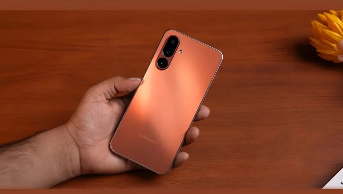 Samsung Galaxy M36: In today's era, a smartphone has not only become our need but it is also a part of our lifestyle.