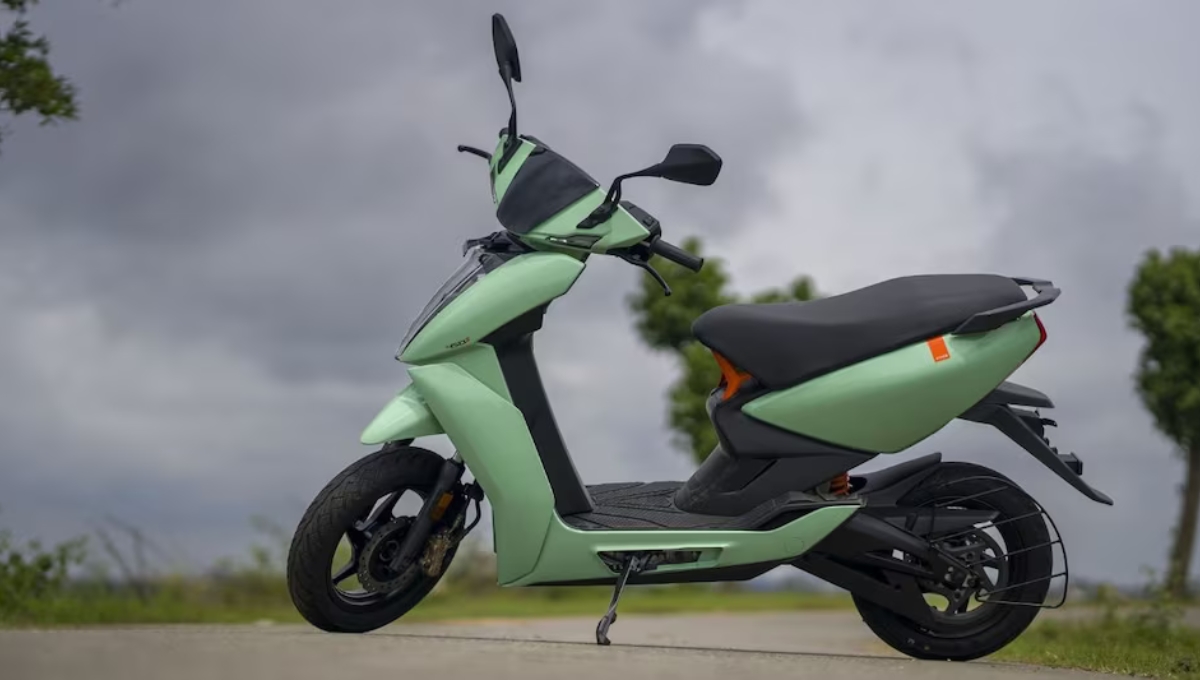 Ather 450S Review: 122km on a Single Charge, Smart Tech And Bold Looks, All at Just Rs1.30 Lakh