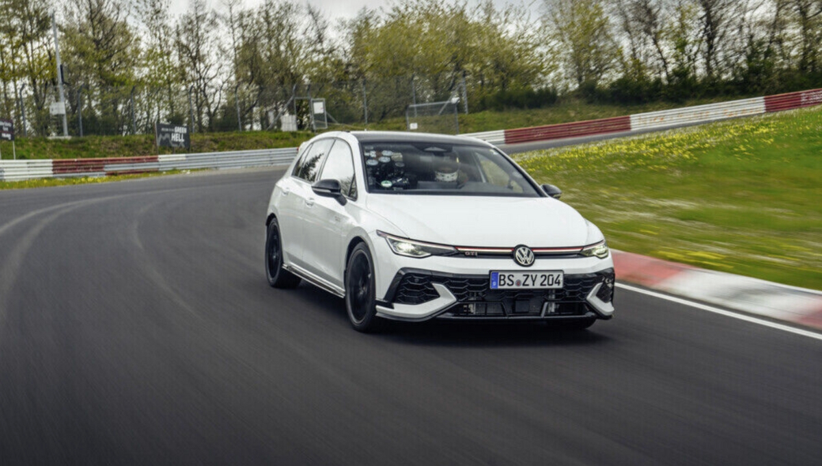 Volkswagen Golf GTI 2025: Power Meets Elegance with 16.5 kmpl Mileage and Rs 35 Lakh Price Tag