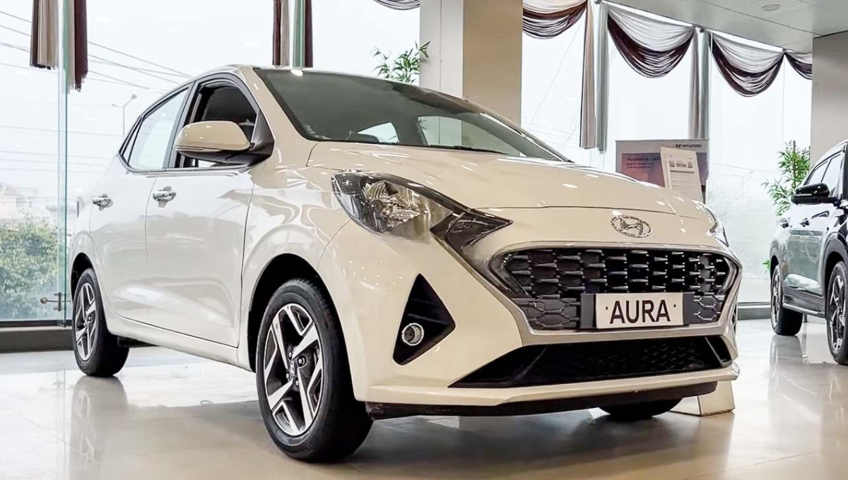 Hyundai Aura CNG 2025, Perfect Family Sedan With 22 km/kg Mileage, Starts at Rs 7.89 Lakh