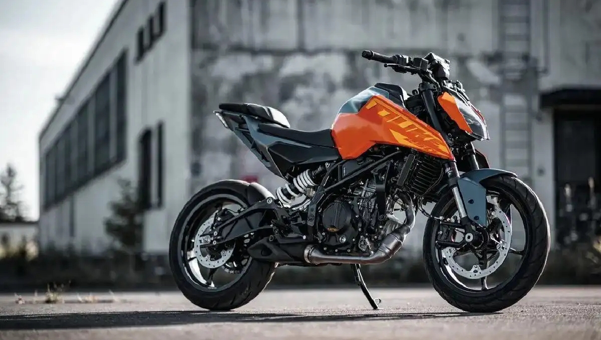KTM 250 Duke 2025: Power Meets Precision, 30.08 kmpl Mileage at Rs 2.39 Lakh