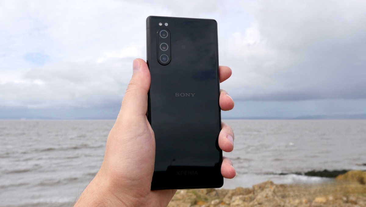 Sony Xperia 5 III: Premium smartphone with great camera, powerful performance and 100 hours of battery life