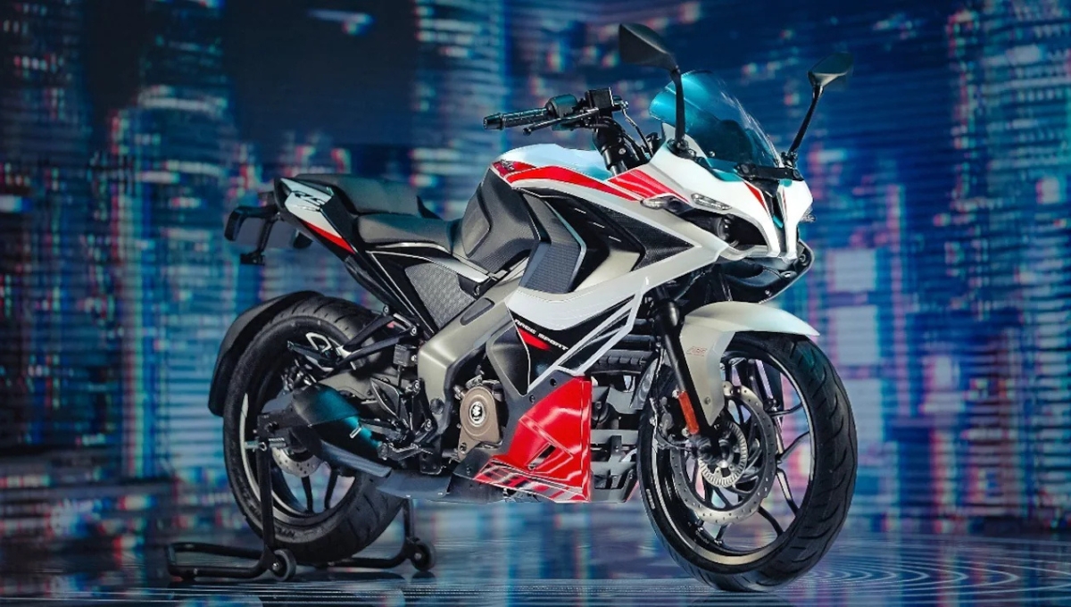 Bajaj Pulsar RS200: Rule the Roads with 35 kmpl Mileage and Thrilling Power at Rs1.72 Lakh
