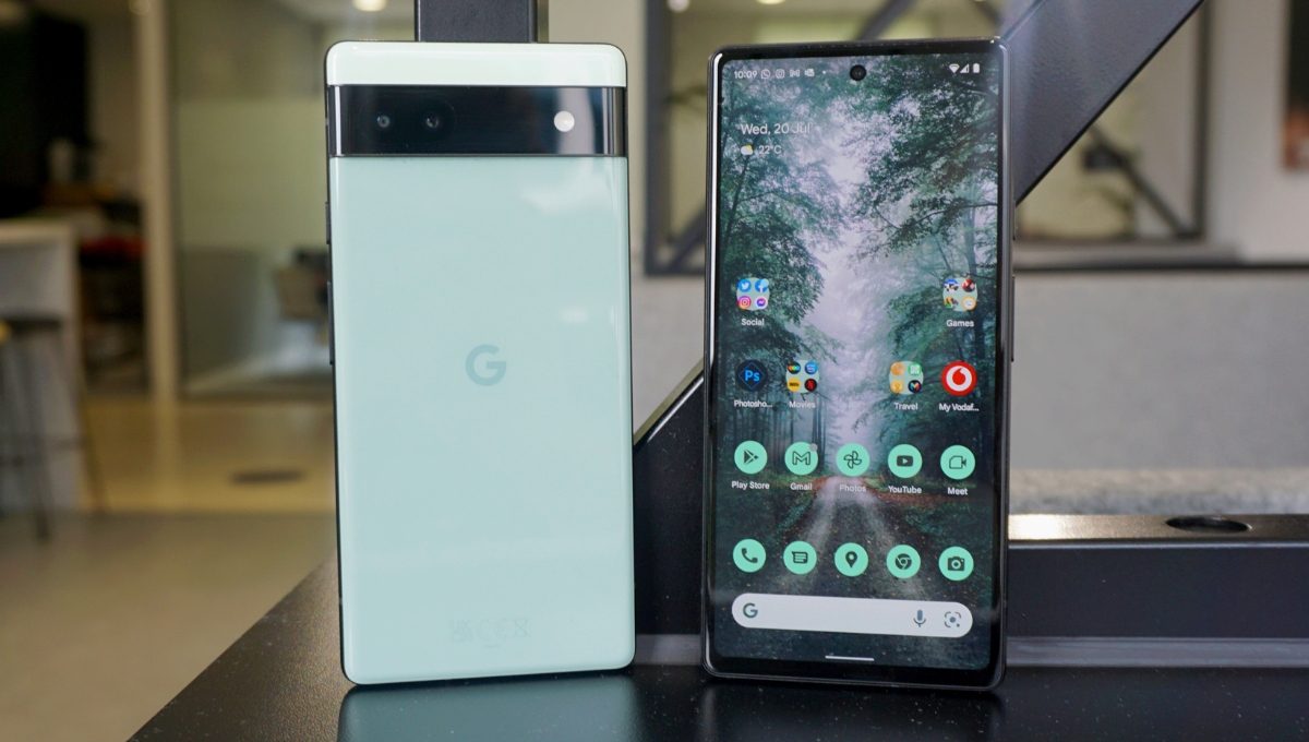 Google Pixel 6a: OLED display, Tensor processor and Android 15 fun for ₹1,799