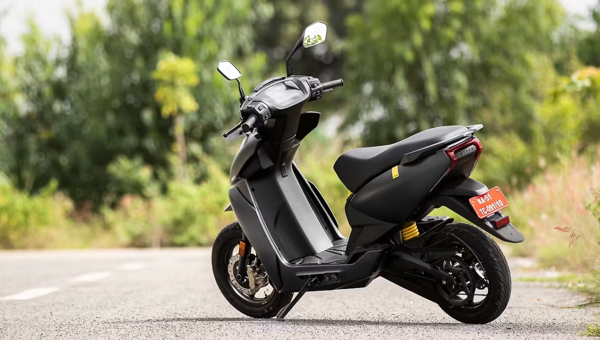 Ather 450S Review: 122km on a Single Charge, Smart Tech And Bold Looks, All at Just Rs1.30 Lakh